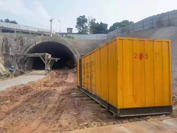 岱岳发电机出租自启装置的工作原理是什么？