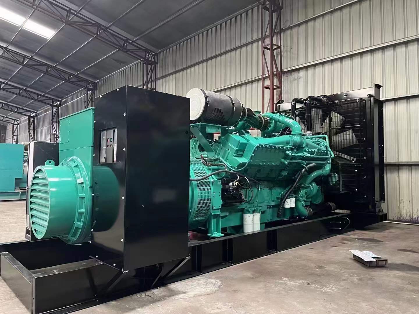 岱岳如何降低 800kW 柴油发电机输出电流的波动？